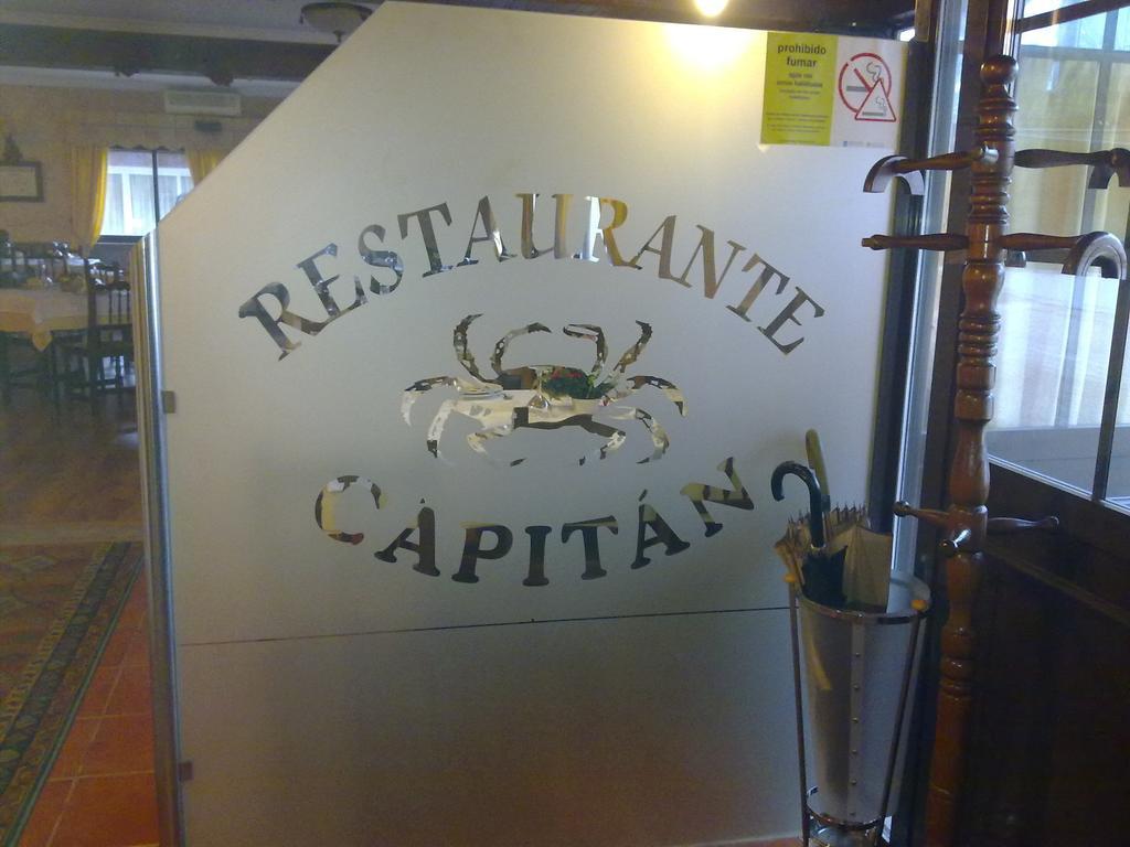 Pension Capitan Aldán Buitenkant foto